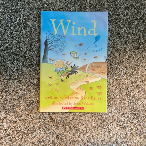 Scholastic Children’s Book Collection on Weather: Rain, Clouds, Wind, and Snow. - Picture 6 of 9